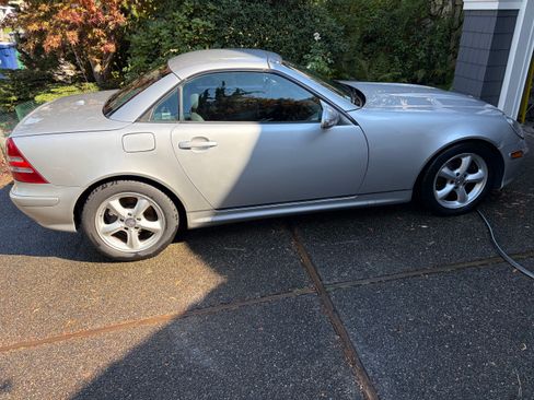 Used 2003 Mercedes-Benz SLK 320 image 2