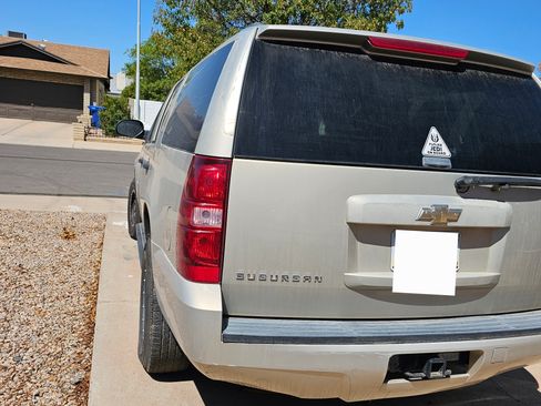 Used 2008 Chevrolet Suburban LS image 5