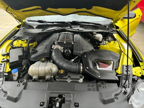 Used 2021 Ford Mustang GT Premium w/ Equipment Group 401A image 8