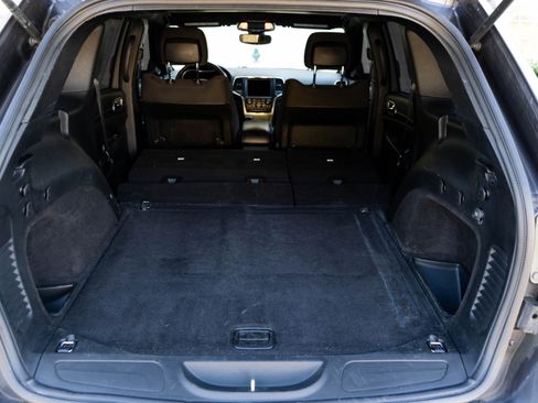 Used 2018 Jeep Grand Cherokee Laredo image 22