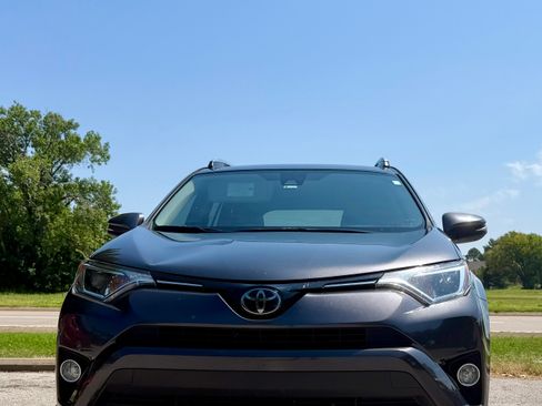 Used 2018 Toyota RAV4 XLE w/ Plus Extra Value Package FWD image 2