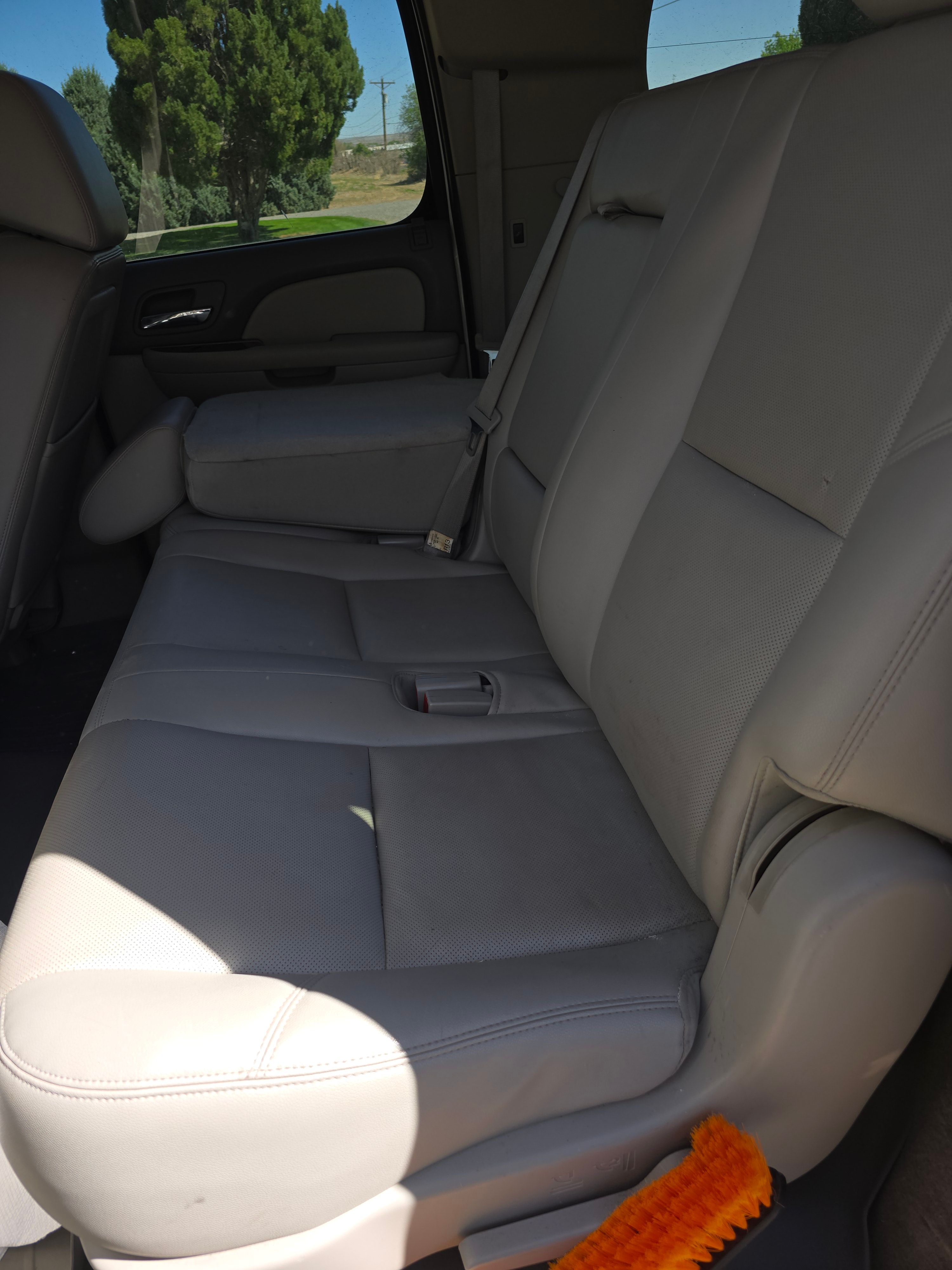 Used 2013 Chevrolet Suburban LTZ AWD/4WD image 5