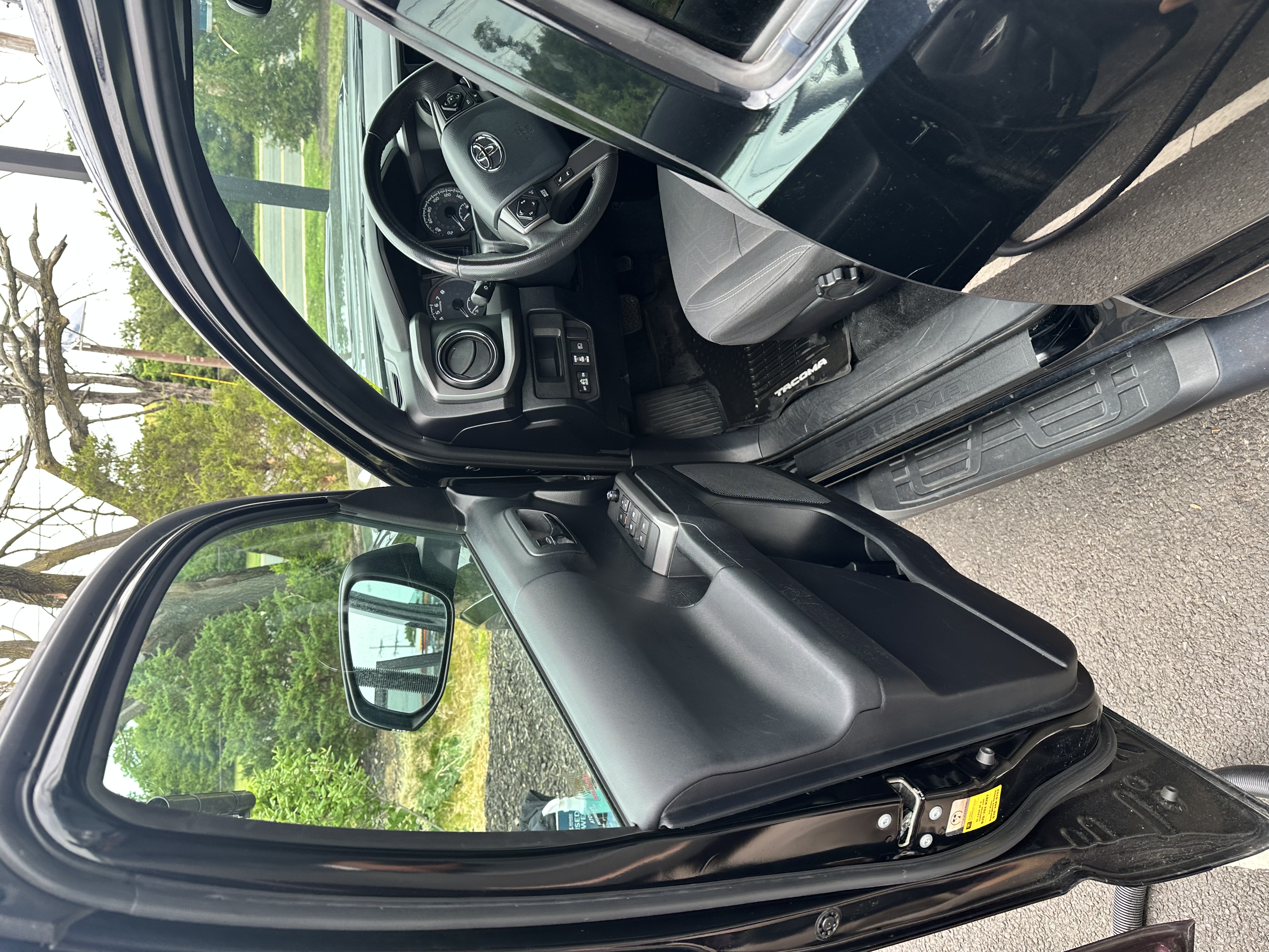 Used 2019 Toyota Tacoma TRD Sport AWD/4WD image 21