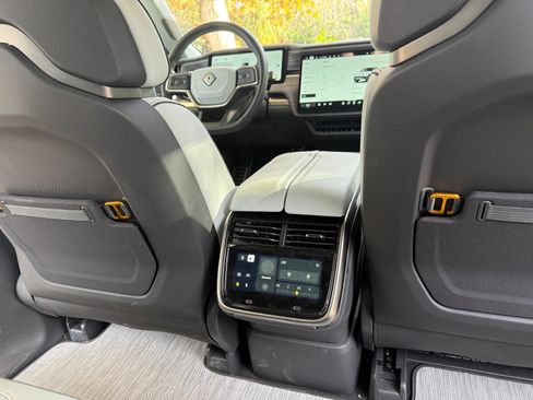 Used 2023 Rivian R1S Adventure AWD/4WD image 10