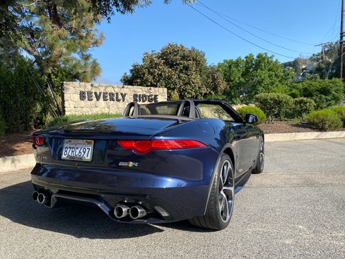 Used 2016 Jaguar F-TYPE R image 4