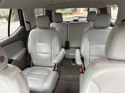 Used 2018 Chevrolet Traverse LT image 12