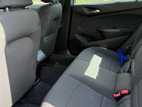 Used 2018 Chevrolet Cruze LT w/ Convenience Package image 4