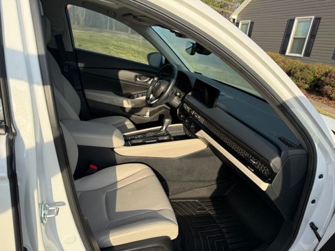 Used 2025 Honda Accord Touring image 8