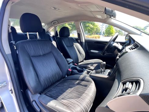 Used 2018 Nissan Sentra SV FWD image 9