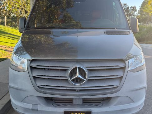 Used 2020 Mercedes-Benz Sprinter 2500 image 2