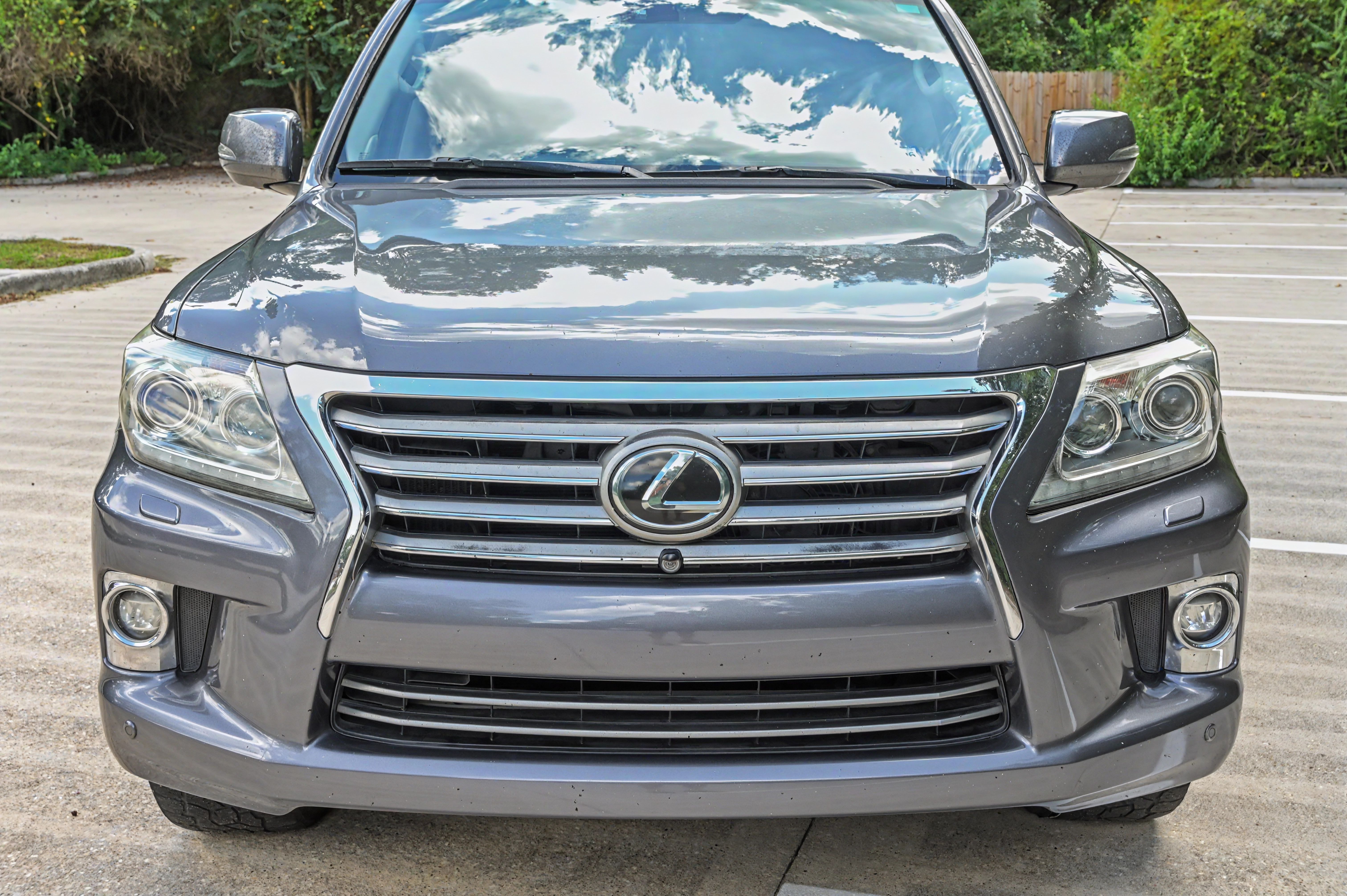 Used 2014 Lexus LX 570 4WD image 2