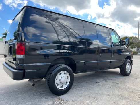 Used 2010 Ford E-250 and Econoline 250 image 2