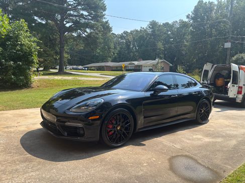 Used 2018 Porsche Panamera Turbo image 10
