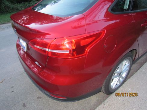 Used 2015 Ford Focus SE FWD image 19