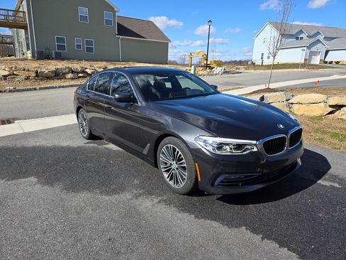 Used 2017 BMW 540i xDrive image 14
