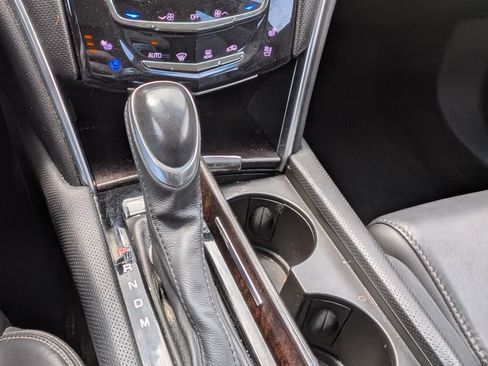 Used 2019 Cadillac XTS Luxury image 24