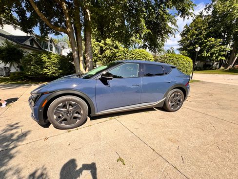 Used 2025 Kia EV6 Light w/ Light LR Technology Package AWD/4WD image 16