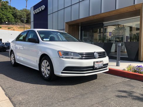 Used 2015 Volkswagen Jetta S image 26