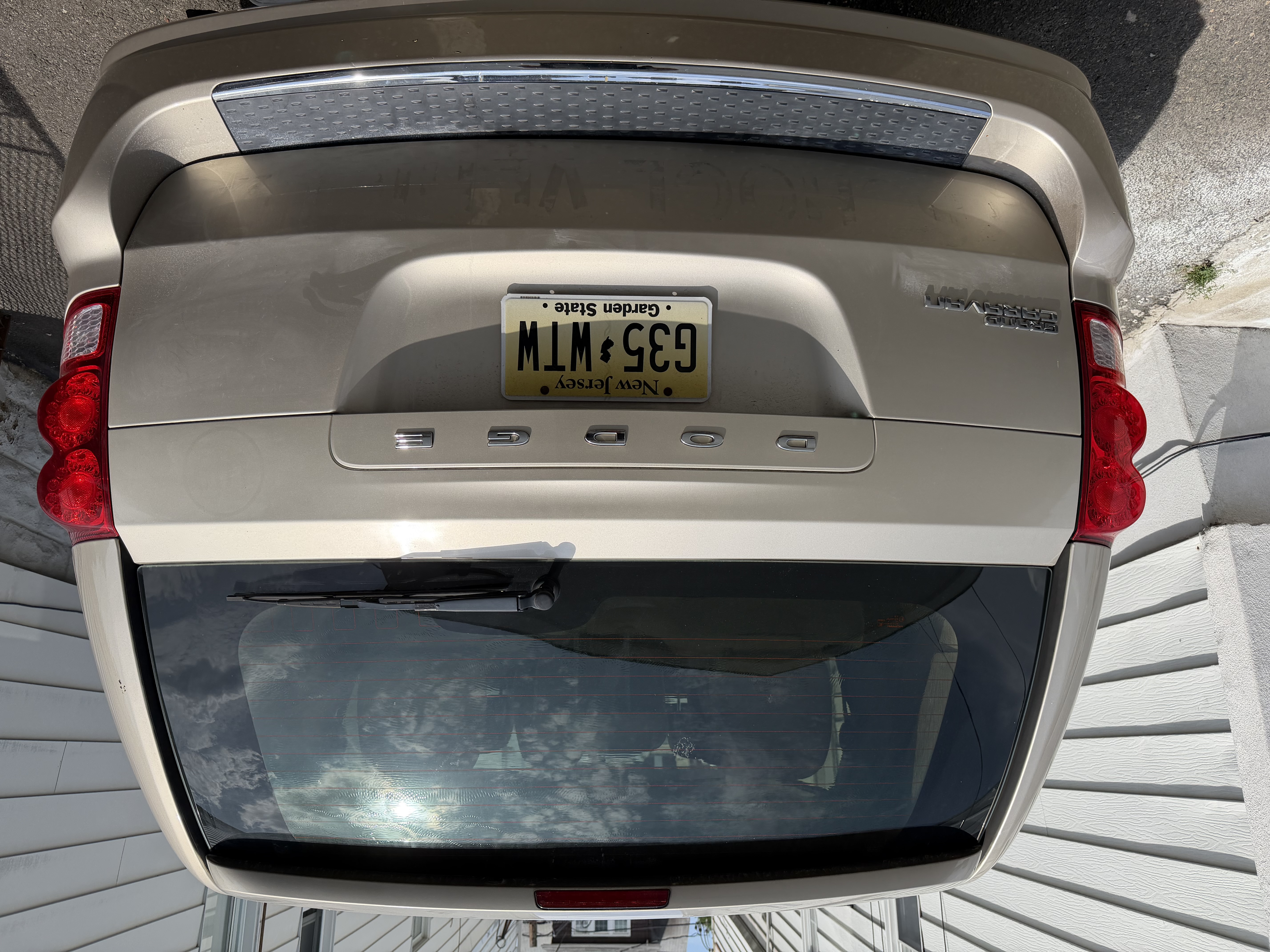 Used 2015 Dodge Grand Caravan American Value Package FWD image 16