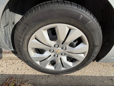 Used 2013 Chevrolet Cruze LS image 13