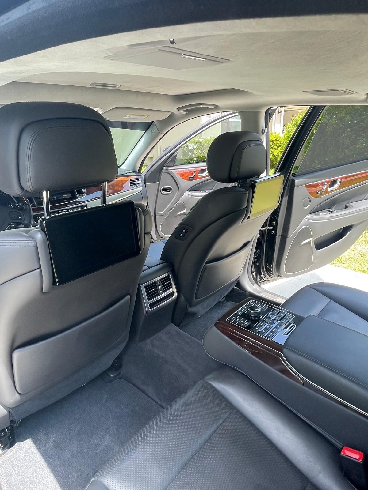 Used 2016 Hyundai Equus Ultimate RWD image 9