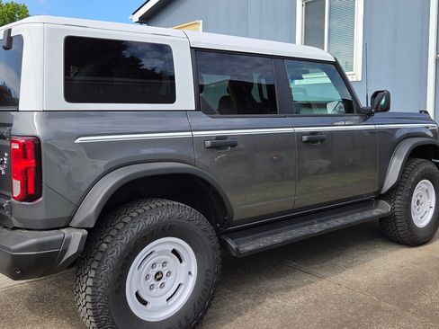 Used 2025 Ford Bronco Heritage Edition AWD/4WD image 4