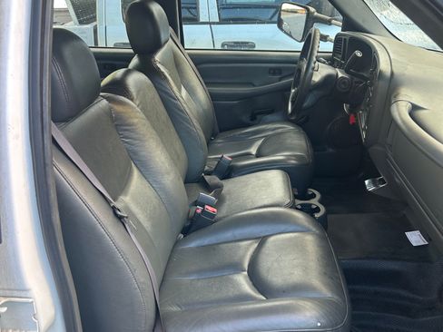 Used 2003 Chevrolet Silverado 3500 2WD Crew Cab image 4