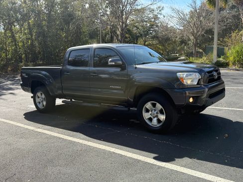 Used 2013 Toyota Tacoma PreRunner image 2