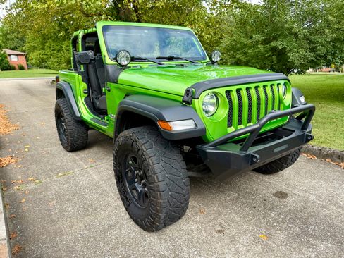 Used 2018 Jeep Wrangler Sport image 4