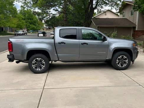 Used 2021 Chevrolet Colorado Z71 AWD/4WD image 5