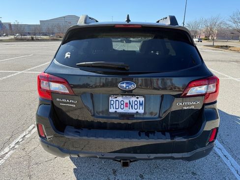 Used 2017 Subaru Outback 3.6R Limited image 5