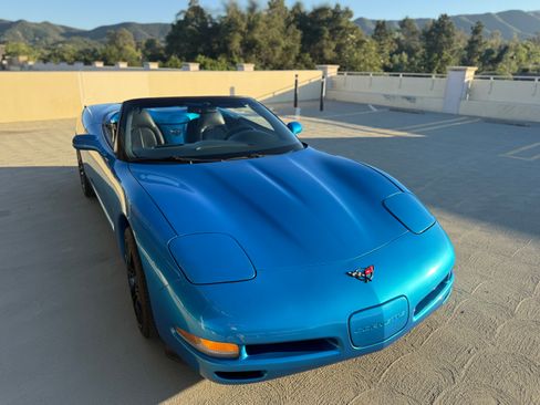Used 1998 Chevrolet Corvette Convertible 2D image 5