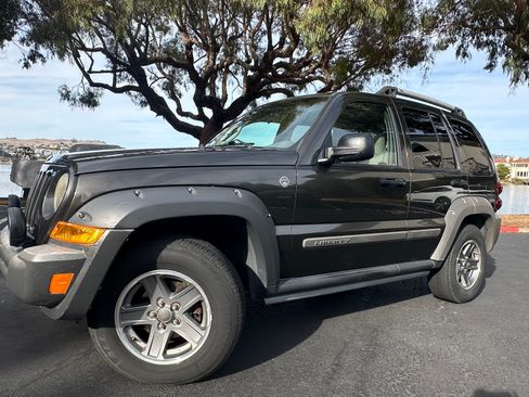 Used 2006 Jeep Liberty Renegade w/ Trailer Tow Group AWD/4WD image 32