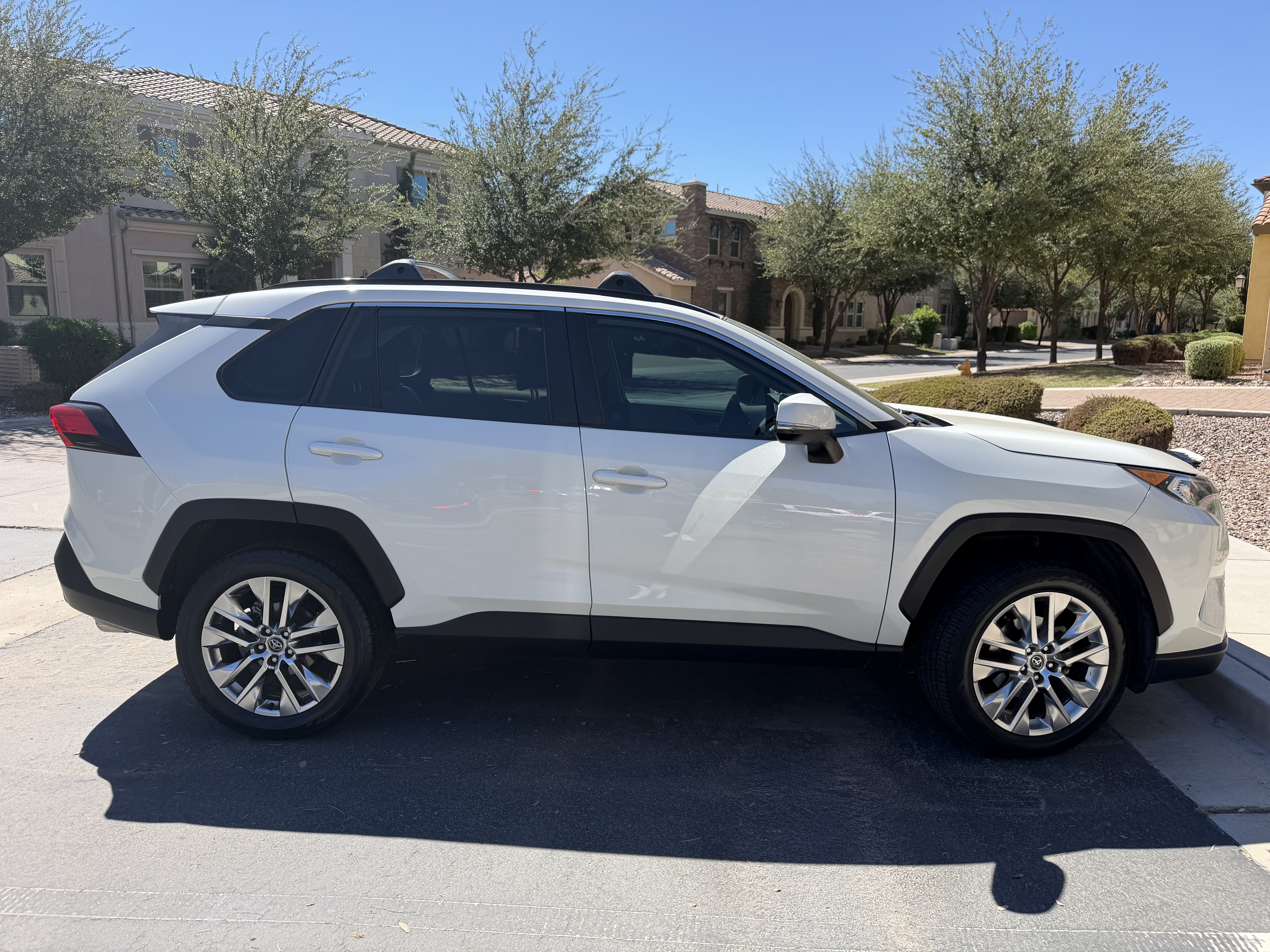 Used 2021 Toyota RAV4 XLE Premium AWD/4WD image 1