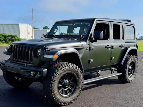 Used 2021 Jeep Wrangler Unlimited Rubicon AWD/4WD image 4