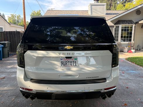 Used 2025 Chevrolet Tahoe Premier AWD/4WD image 2