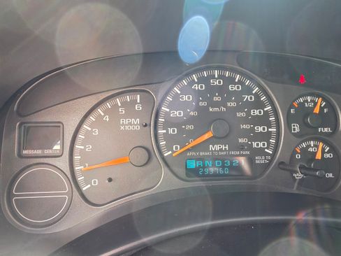 Used 2002 GMC Yukon XL SLE image 10