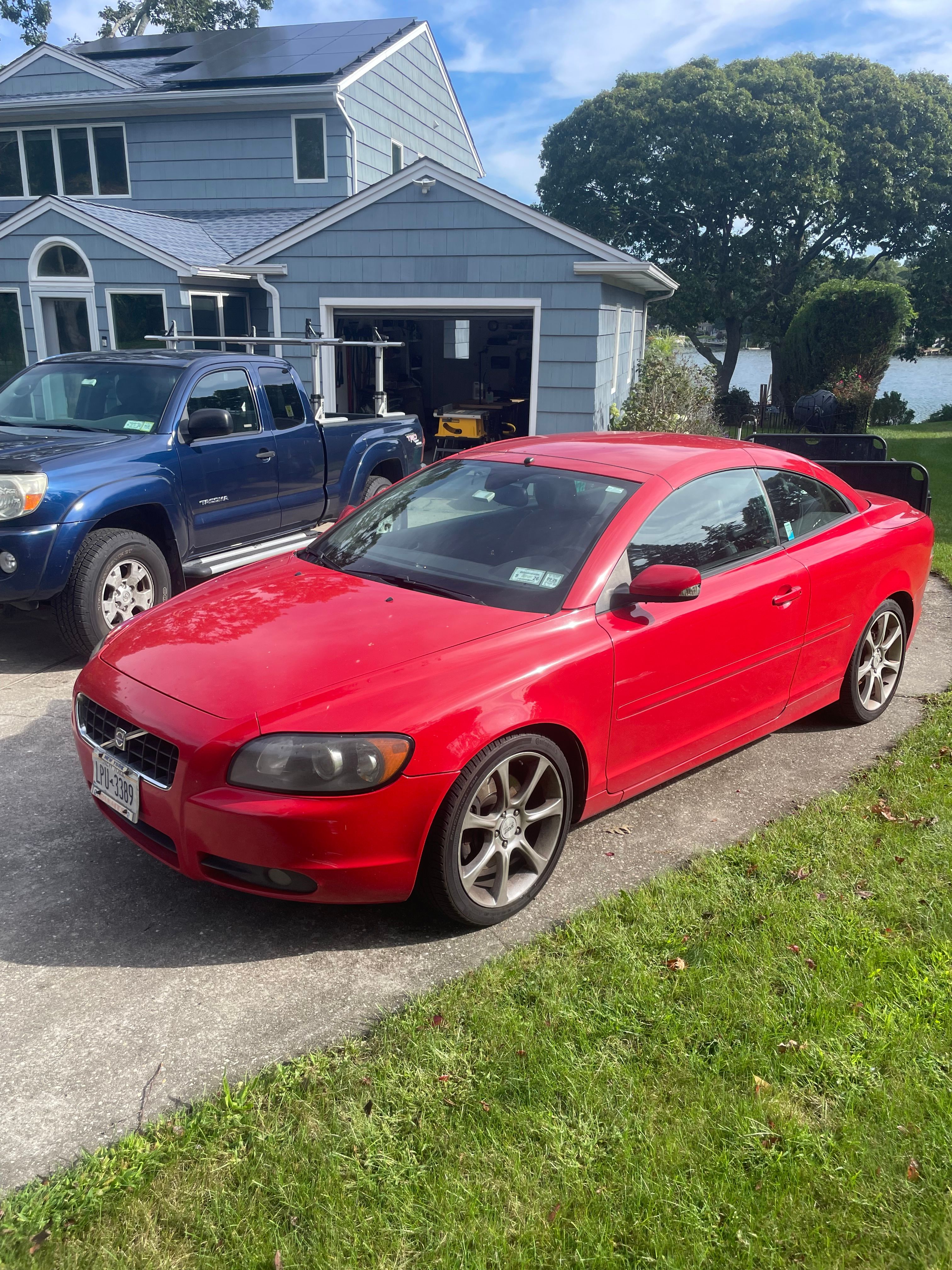 Used 2006 Volvo C70 T5 FWD image 2