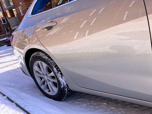 Used 2016 Chevrolet Malibu LT image 9