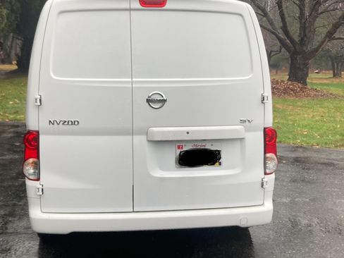 Used 2020 Nissan NV200 SV image 2