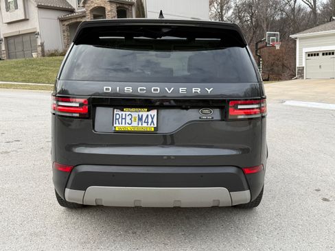 Used 2018 Land Rover Discovery HSE Luxury image 2