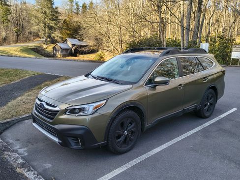 Used 2020 Subaru Outback Limited image 2