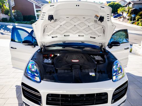 Used 2022 Porsche Cayenne Turbo image 22