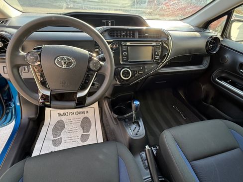 Used 2018 Toyota Prius C Two image 5