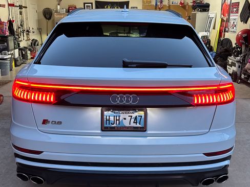 Used 2023 Audi SQ8 Prestige AWD/4WD image 2