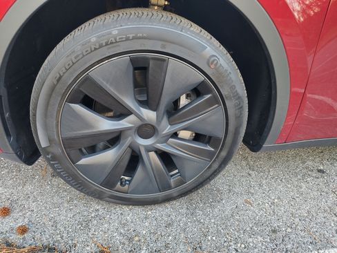 Used 2024 Tesla Model Y Long Range image 6