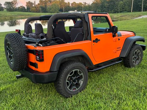 Used 2013 Jeep Wrangler Sport AWD/4WD image 10