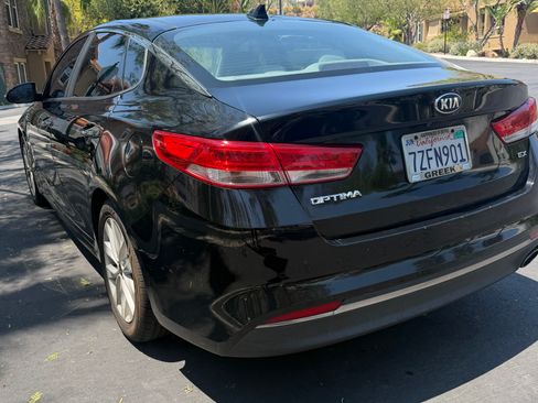 Used 2016 Kia Optima EX w/ Premium Package FWD image 2