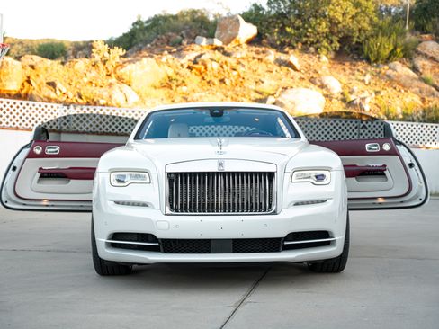 Used 2017 Rolls-Royce Wraith image 4