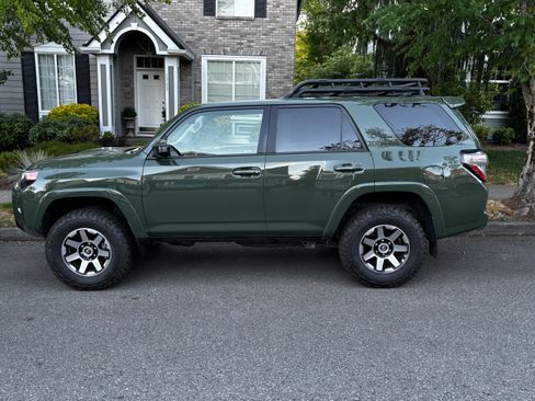 Used 2022 Toyota 4Runner TRD Off-Road AWD/4WD image 12